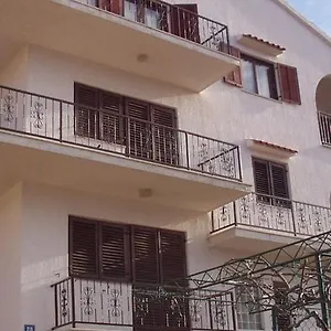 apartments-ivanka-zadar.hotelinzadar.com/